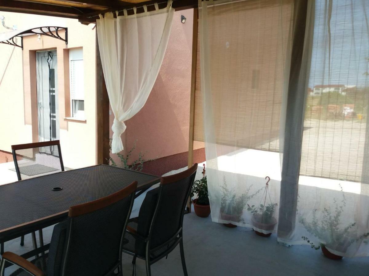 Tomek Apartment Vir Exterior foto