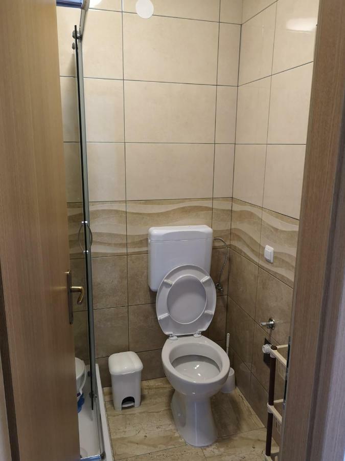 Tomek Apartment Vir Exterior foto