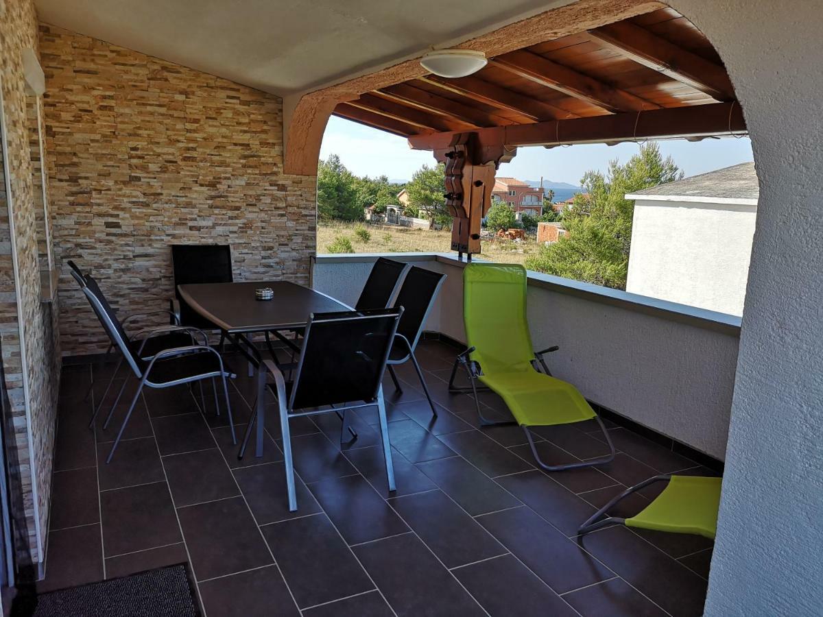 Tomek Apartment Vir Exterior foto